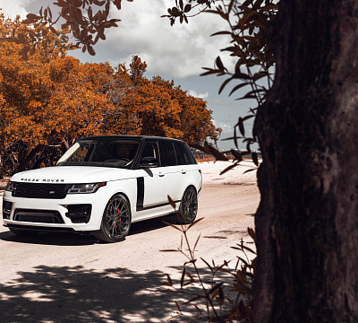 Фото дисков Vossen M-X3 на Land Rover Range Rover IV