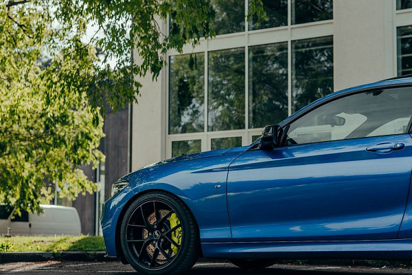 Фото дисков Bola FLE Черный глянец на BMW 2/M2 (F22/F87)