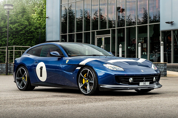 Фото дисков Kahn Type 62 Черный глянец на Ferrari GTC4Lusso