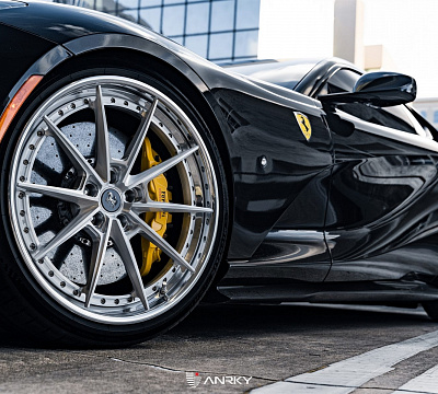 Фото дисков Anrky AN38 на Ferrari 812