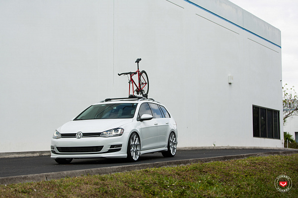 Фото дисков Vossen VFS-6 Серебро на Volkswagen Golf VII