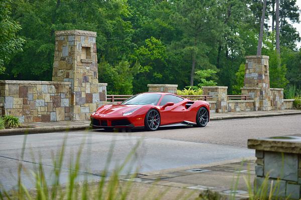 Фото дисков HRE P101 Сатиновый графит на Ferrari 488