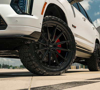 Фото дисков Vossen HF6-1 на Cadillac Escalade V