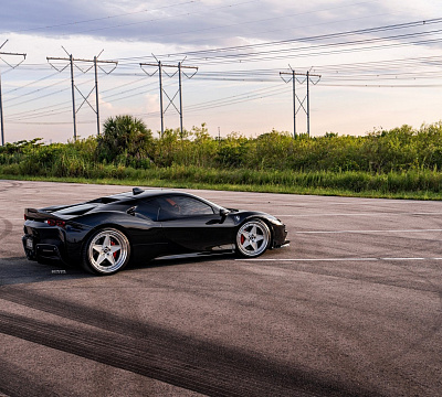 Фото дисков Strasse Wheels F5 Track на Ferrari SF90