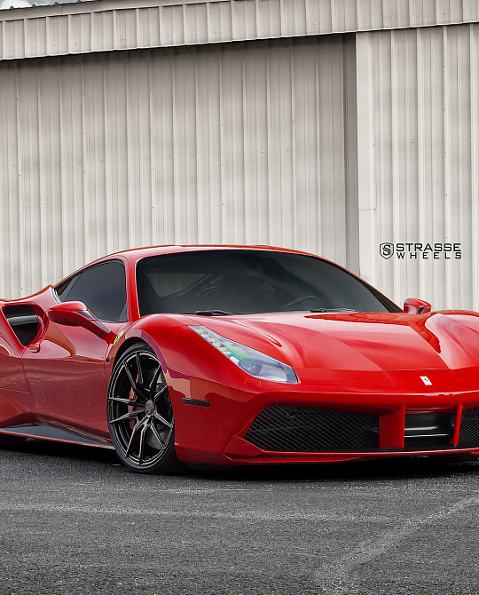 Фото дисков SV1 Deep Concave Monoblock Черный глянец на Ferrari 488