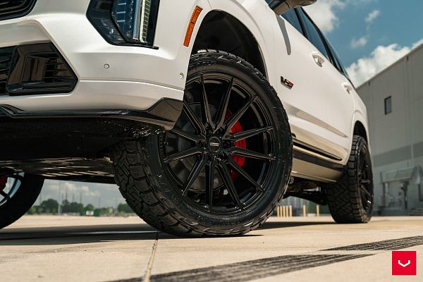 Фото дисков Vossen HF6-1 Черный глянец на Cadillac Escalade V