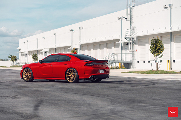 Фото дисков Vossen HF-3 Глянцевое золото на Dodge Charger VII