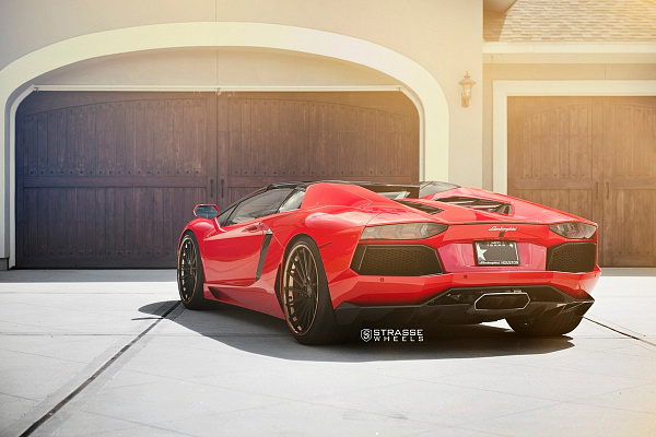 Фото дисков Strasse Wheels SV15T Deep Concave FS Другой цвет на Lamborghini Aventador