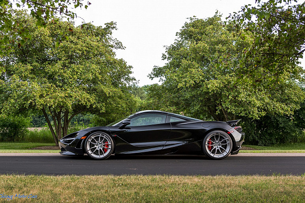 Фото дисков Anrky AN21 Глянцевый тонированный лак на McLaren 720S