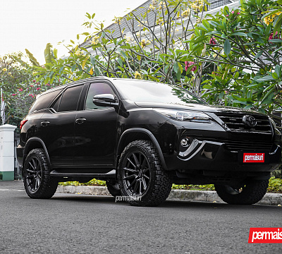 Фото дисков Vossen HF6-1 на Toyota Fortuner II