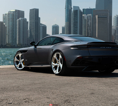 Фото дисков HRE 522M на Aston Martin DBS 3