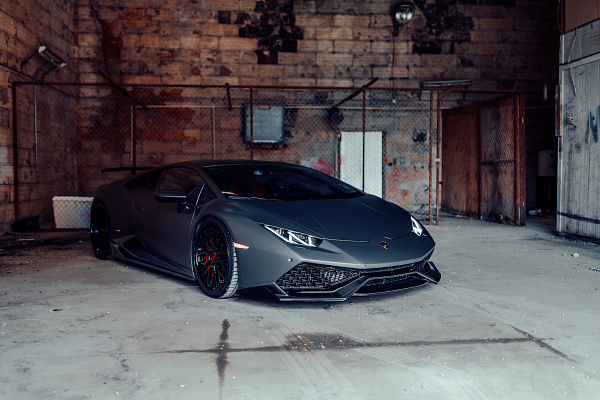 Фото дисков Strasse Wheels SV10M Deep Concave FS Другой цвет на Lamborghini Huracan