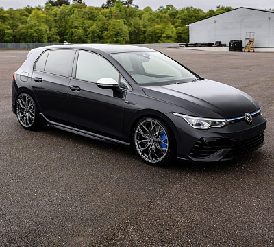 Фото дисков Bola FLX на Volkswagen Golf VIII