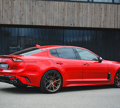 Фото дисков Vossen VFS-6 на Kia Stinger