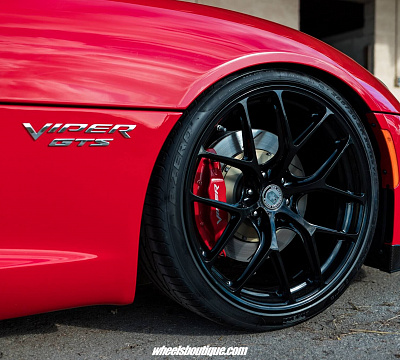 Фото дисков HRE R161 Lightweight на Dodge Viper