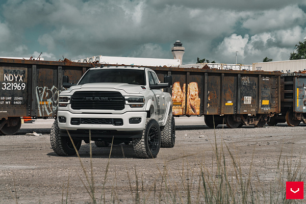 Фото дисков Vossen HFX-1 (8-Lug) Черный сатин на Ram 1500 V