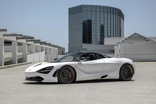 Фото дисков Rotiform LVS-M Черный сатин на McLaren 720S
