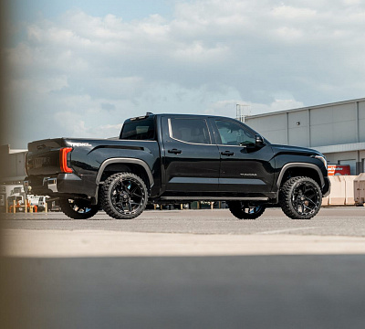 Фото дисков 4PLAY 4P55 на Toyota Tundra III