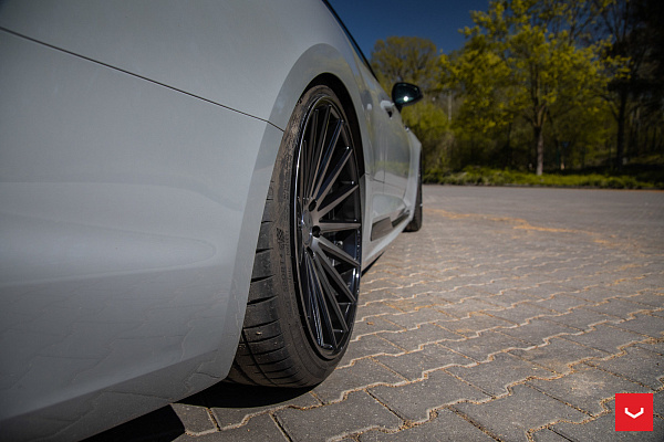 Фото дисков Vossen VFS-2 Глянцевый темный лак на Audi A/S/RS 5 (F5)