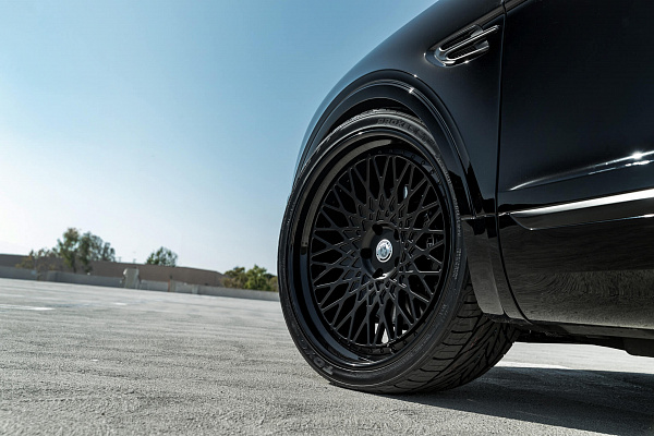 Фото дисков HRE 501 Черный сатин на Bentley Bentayga