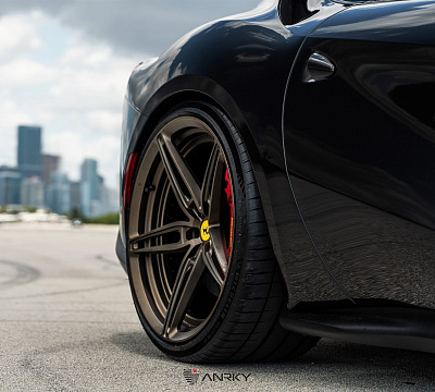 Фото дисков Anrky AN27 на Ferrari 812