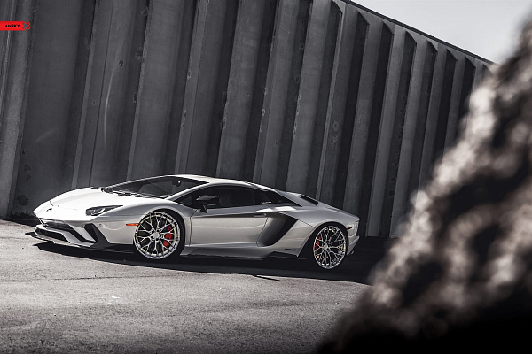 Фото дисков Anrky AN20 Полированный лак на Lamborghini Aventador