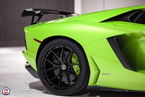 Фото дисков HRE P101 Черный глянец на Lamborghini Aventador