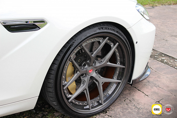 Фото дисков Vossen S21-01 (3-Piece) Сатиновый графит на BMW 6/M6 (F06/F13/F12)