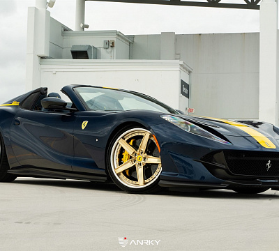 Фото дисков Anrky AN35 на Ferrari 812