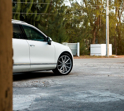 Фото дисков Vossen VFS-1 на Volkswagen Touareg II