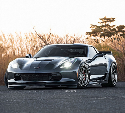 Фото дисков Strasse Wheels SV1 Deep Concave FS на Chevrolet Corvette C7