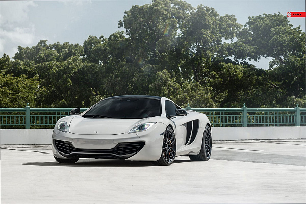 Фото дисков Anrky AN24 Черный глянец на McLaren 12C