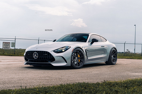 Фото дисков Strasse Wheels SM5RT Deep Concave FS Черный глянец на Mercedes-Benz AMG GT II