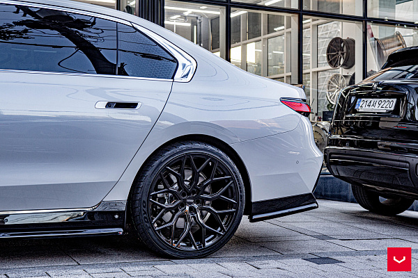 Фото дисков Vossen HF-2 Черный глянец на BMW 7 (G70)