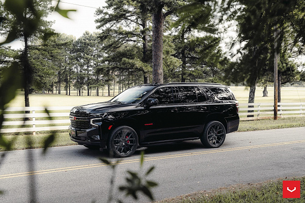 Фото дисков Vossen HF6-4 Черный глянец на Chevrolet Tahoe V