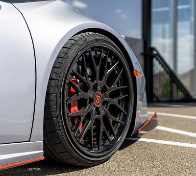 Фото дисков Strasse Wheels SV10M Deep Concave FS на Lamborghini Huracan
