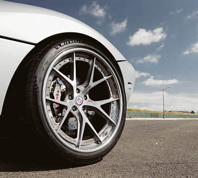 Фото дисков HRE S101 на Ford GT I