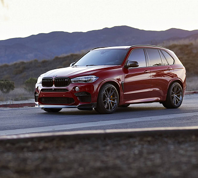 Фото дисков HRE P104 на BMW X5/X5 M (F15/F85)