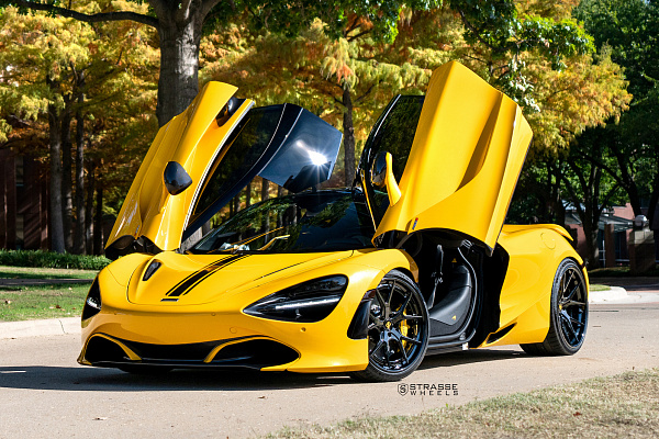 Фото дисков Strasse Wheels SM5R Deep Concave FS Черный глянец на McLaren 720S