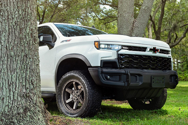 Фото дисков 4PLAY 4PS63 Сатиновая бронза на Chevrolet Silverado IV