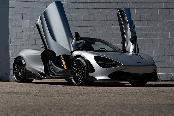 Фото дисков Brixton Forged TR20 Черный сатин на McLaren 720S