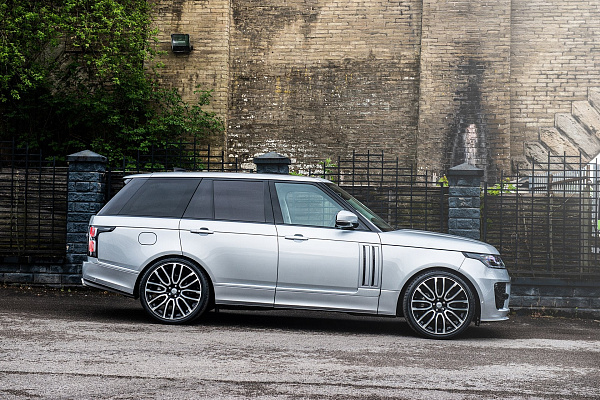 Фото дисков Kahn Pace Car  на Land Rover Range Rover IV