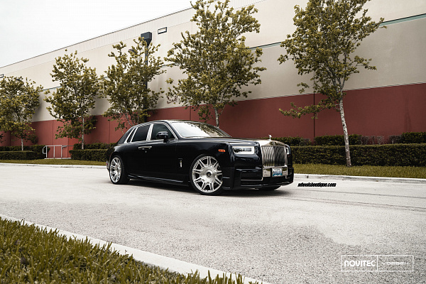 Фото дисков NOVITEC SP2 Глянцевый тонированный лак на Rolls-Royce Phantom