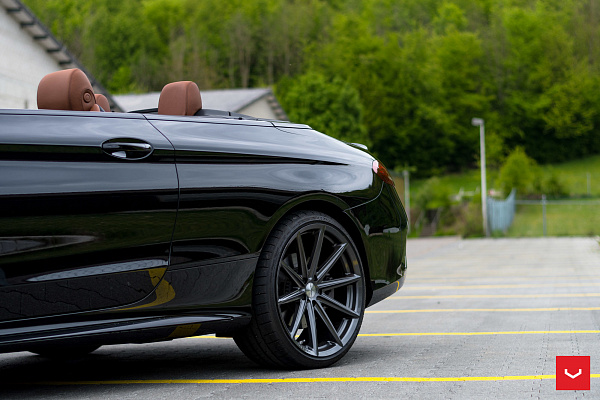 Фото дисков Vossen VFS-10 Глянцевый графит на Mercedes-Benz C-Class (W205)
