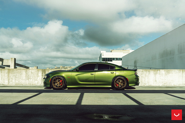 Фото дисков Vossen HF-5 Сатиновая бронза на Dodge Charger VII