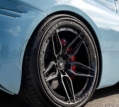 Фото дисков Strasse Wheels SV4-RS Deep Concave FS на Ferrari SF90