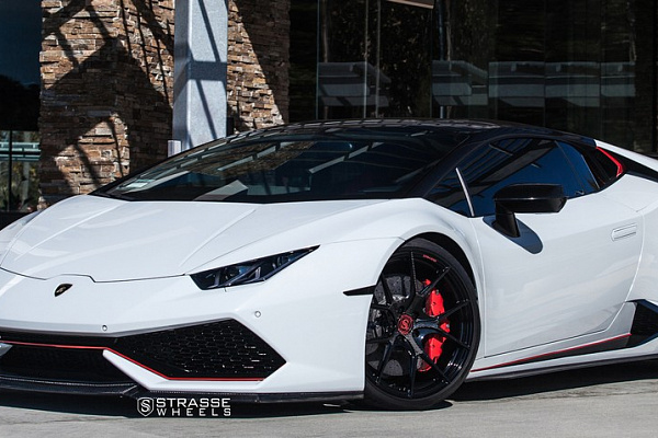 Фото дисков Strasse Wheels SM5R Deep Concave Monoblock Другой цвет на Lamborghini Huracan