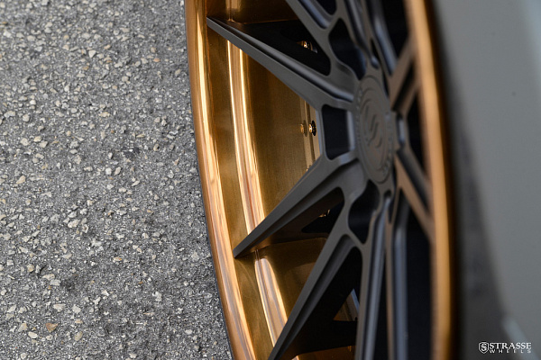 Фото дисков Strasse Wheels SV1 Deep Concave FS Другой цвет на Bentley Continental GT I