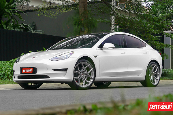Фото дисков Vossen EVO-3R Глянцевый тонированный лак на Tesla Model 3
