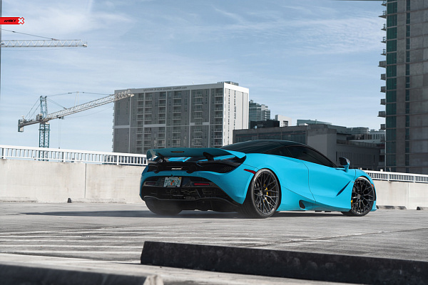 Фото дисков Anrky AN20 Глянцевый темный лак на McLaren 720S